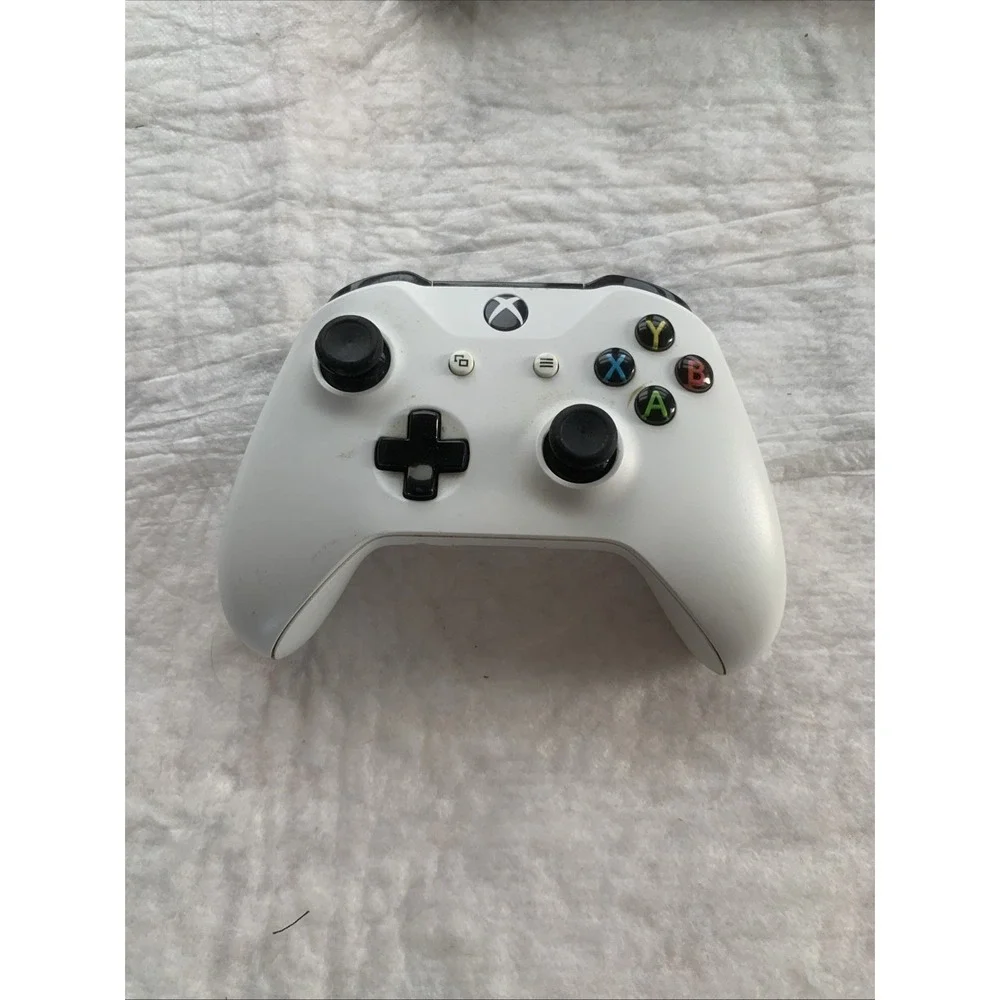 Microsoft Xbox One Wireless Controller Model 1708 White OEM Btty Cover Missing